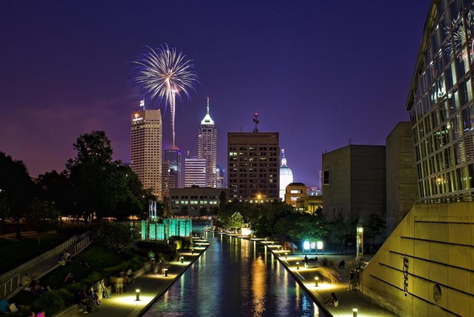 Free Parking! Downtown King Suite Lucas Oil- Conv Center Skywalk#1 Indianápolis Exterior foto